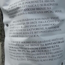 U Brinju postavljen natpis da je pokrenuta akcija uklanjanja pasa lutalica 