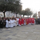 Biskup Komarica u procesiji ulicama grada Senja 