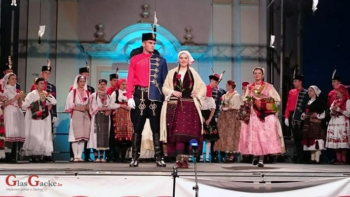 Ivana Vašarević - druga pratilja najljepše Hrvatice na 52. Brodskom kolu