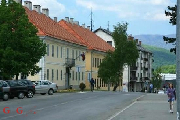 Na red za obnovu došla i vojnokrajiška zgrada u Ulici k. Zvonimira 8 Na red za obnovu došla i vojnokrajiška zgrada u Ulici k. Zvonimira 8