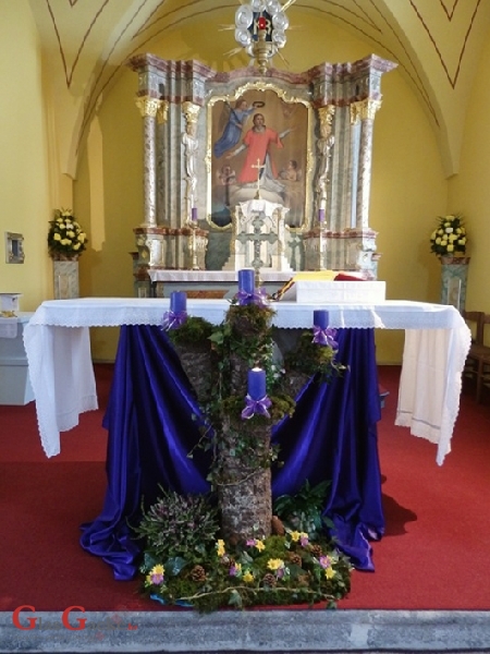 Paljenje adventske svijeće u Kompolju