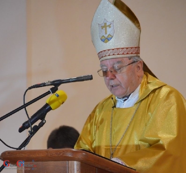 Kako bi Božić prošao bez napada na biskupa Bogovića?