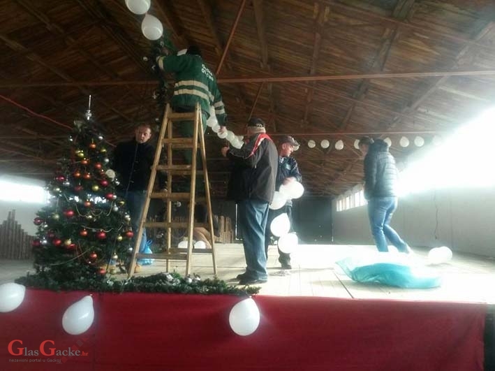 Pripreme za doček Nove godine u Otočcu u punom jeku