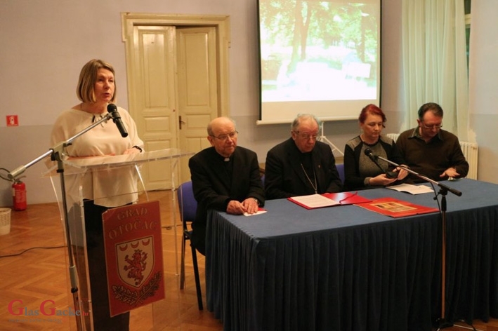 Sinoć se na predstavljanju Gačanskog parka tražila stolica više