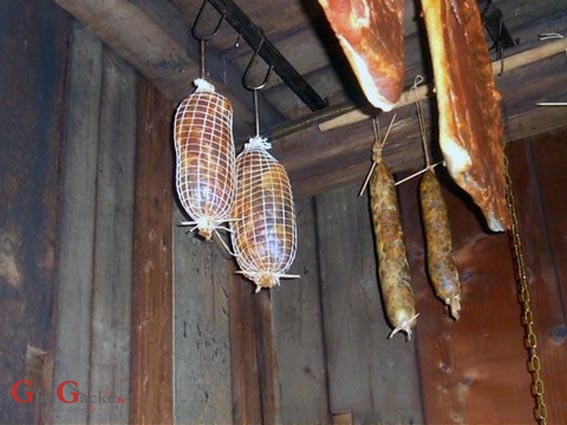 Provalio u pušnicu - odnio kosilicu i roštilj