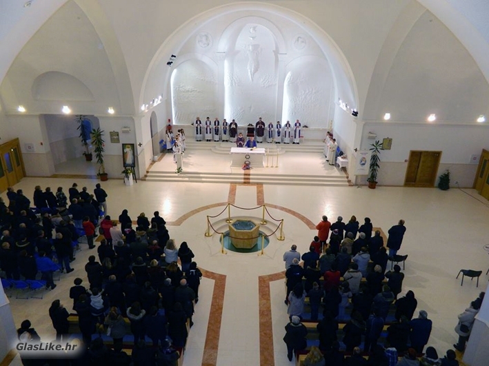 Gospićki dekanat u hodočašću na Udbini