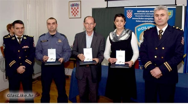 Priznanja djelatnicima policije