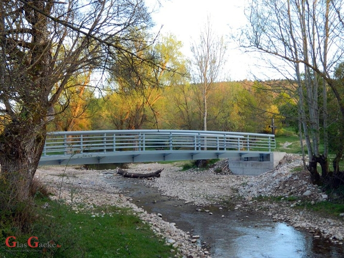 Postavljen most