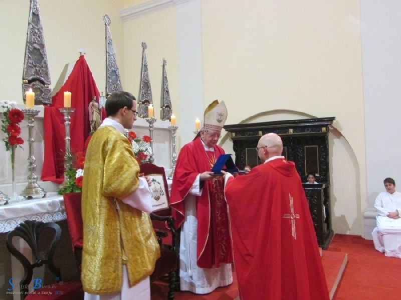 Biskupu Bogoviću na Jurjevu u Senju uručena nagrada za životno djelo 