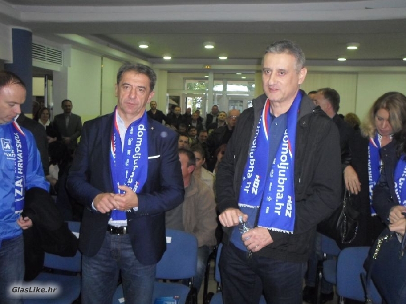 Karamarko u Gospiću: Mi dišemo Hrvatsku, a oni se guše u njoj
