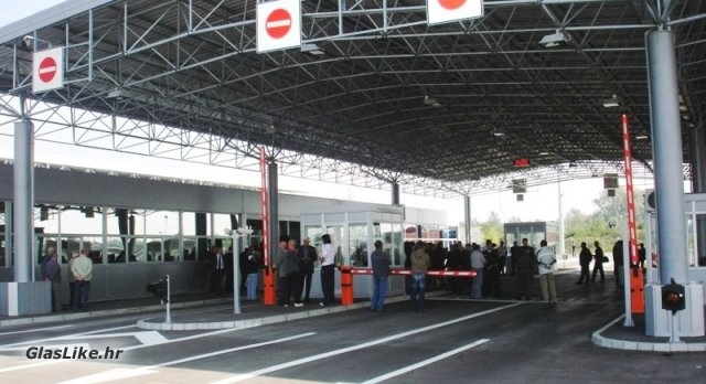 Švercao cigarete na granici 