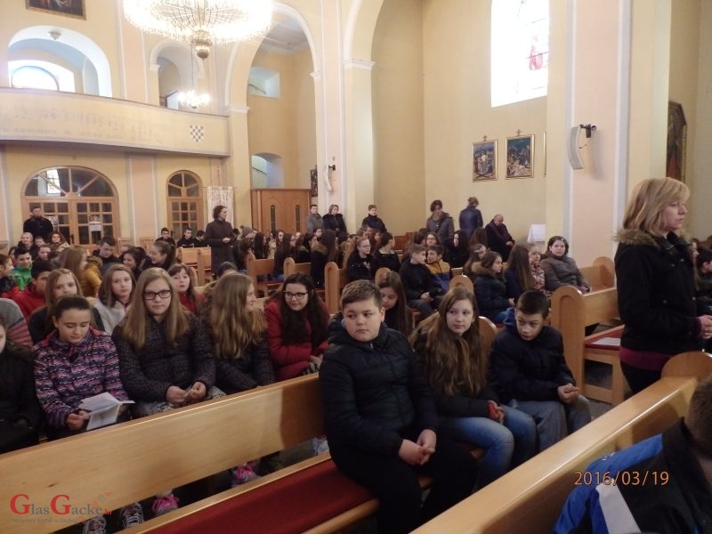 Jučer i danas prije Cvjetnice u župi Otočac bila su Pokornička bogoslužja i ispovijedanje 