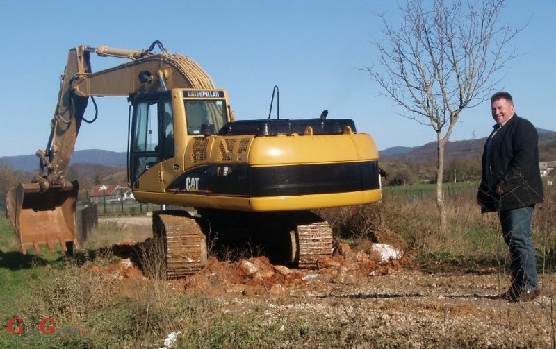 U Brinju otpočeli i radovi na uređenju cesta 