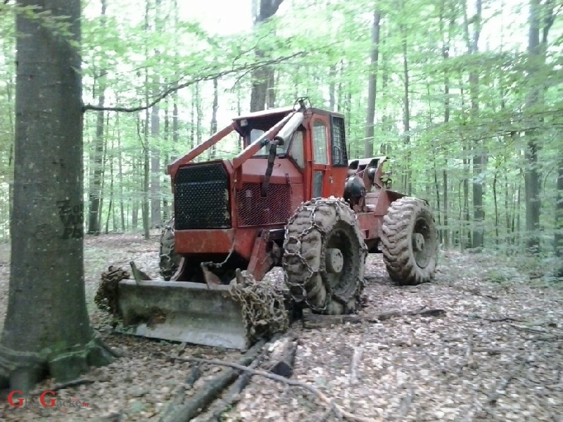 U Drenovom Klancu iz šumskih traktora otuđio 150 litara goriva 