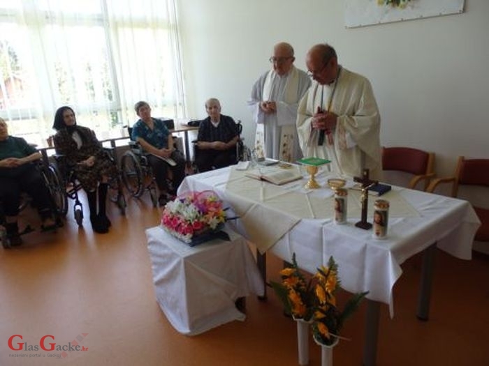 Sveta misa u Domu za starije i nemoćne u Otočcu