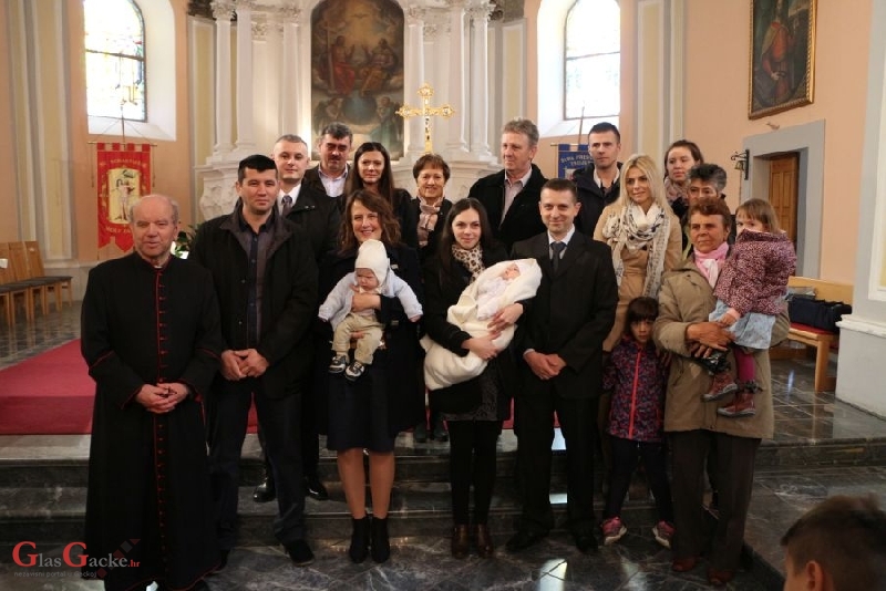 Danas dva krštenja u Župi Otočac 