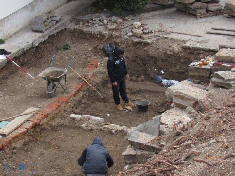 Senjski trg Cimiter 
