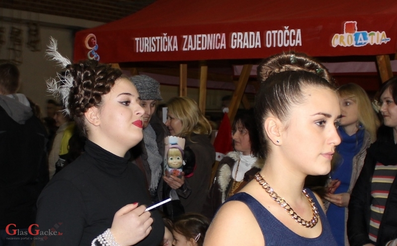 Auuuu, dobrih frizuraaa!!!