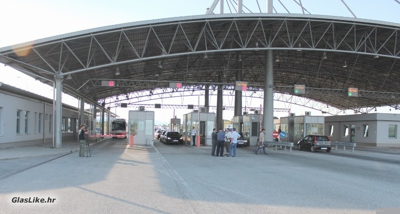 Slovenac švercao duhan, suho meso i rakiju