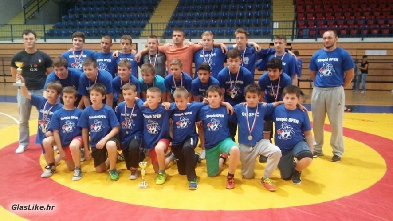 Održan 13 međunarodni turnir u hrvanju "Gospić Open" za dječake i kadete