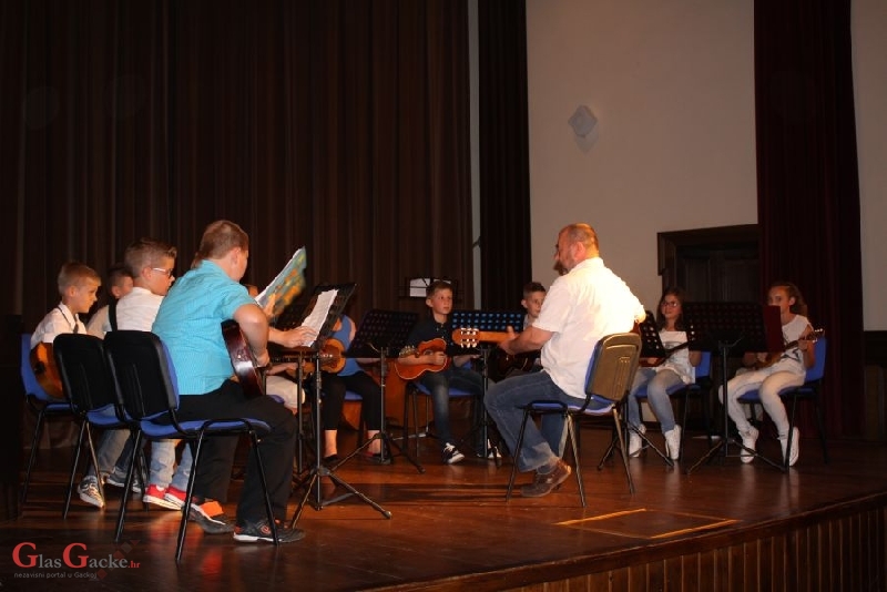 Održan koncert polaznika osnovne glazbene škole 