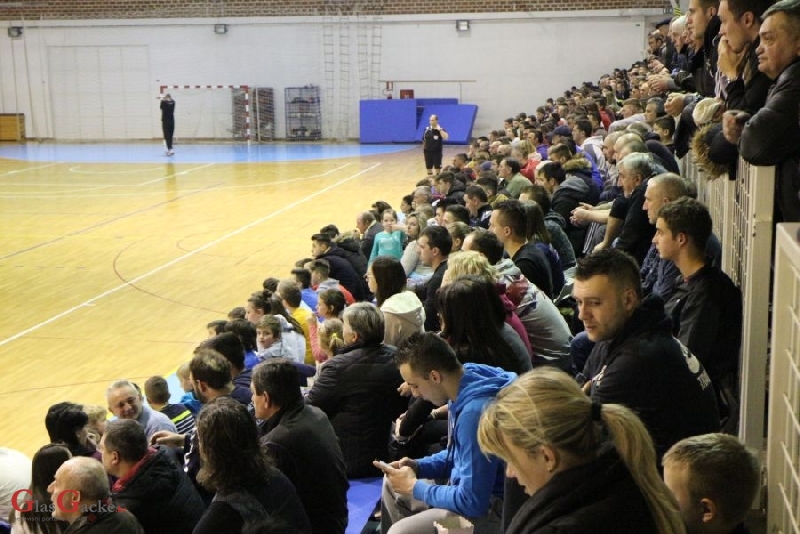 Večeras Mladež igra finale, a Seniori polufinalne utakmice na turniru MAKA 