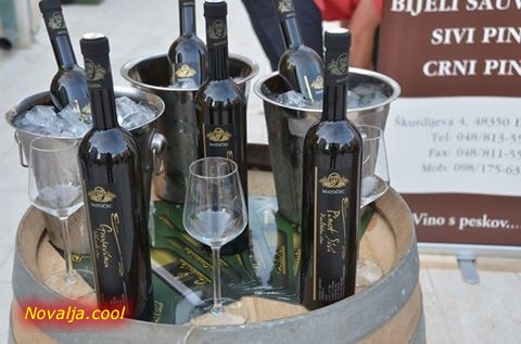 Drugi međunarodni festival vina i hrane WINE FASHION SHOW u Novalji 