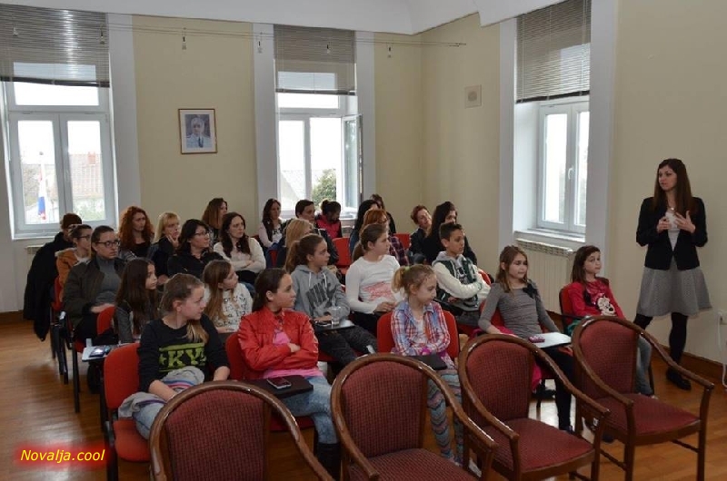 Predavanje "Važnost i uloga uravnotežene prehrane danas" u Novalji 