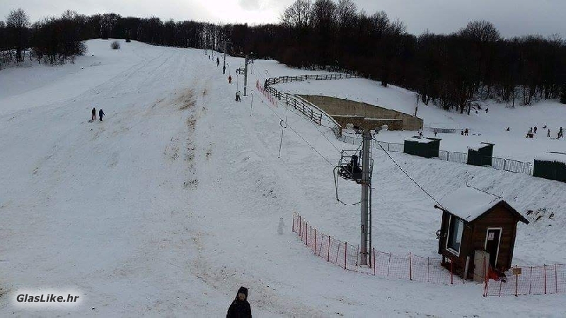 Otvoreno skijalište na Plitvicama 