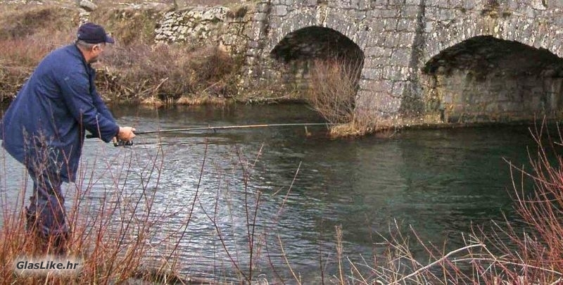 Pojačat ribočuvarsku službu Pojačat ribočuvarsku službu