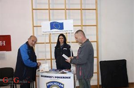 I policija na 9. Božićnom sajmu - ali ne kao represija