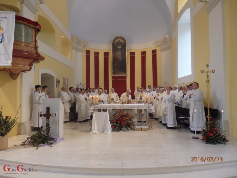 Sv. Misa posvete sv. ulja u Gospićkoj katedrali