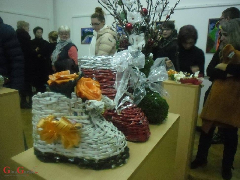 Smrznute ruke odmrzavaju srca