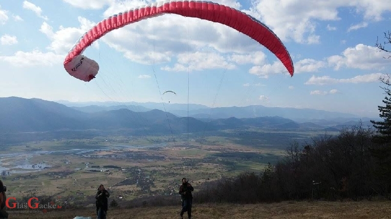 Aktivni paraglajderi 
