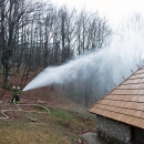 Vježbe vatrogasaca na Ličkoj kući