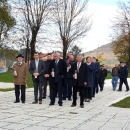 U Otočcu položeni vijenci i svijeće u povodu blagdana Svih svetih