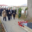 U Otočcu položeni vijenci i svijeće u povodu blagdana Svih svetih
