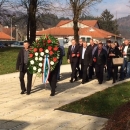 Počast žrtvama stradanja Vukovara i Škabrnje odali članovi GO HDZ Otočac 