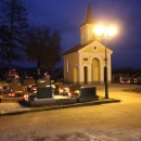 Otočac:Groblje noću na Sve svete