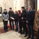 Grupa mladih Riječana u senjskoj katedrali 