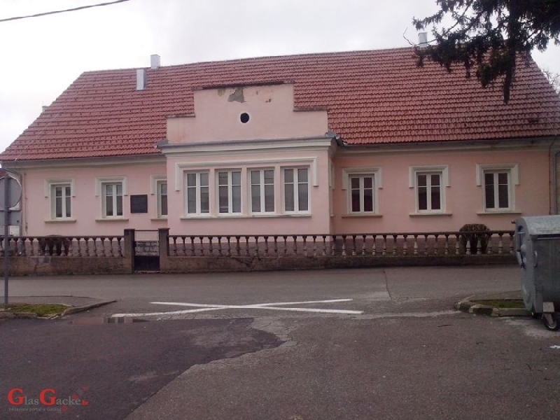 Evo prigode za posao u Srednjoj školi Otočac Evo prigode za posao u Srednjoj školi Otočac