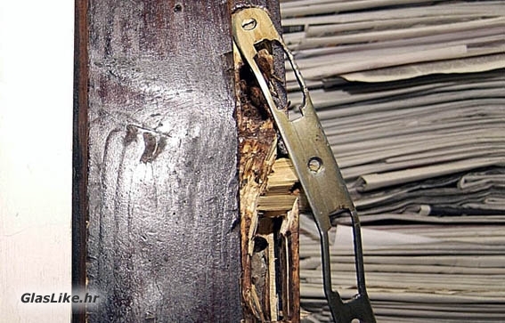 Provala redom u vikendice