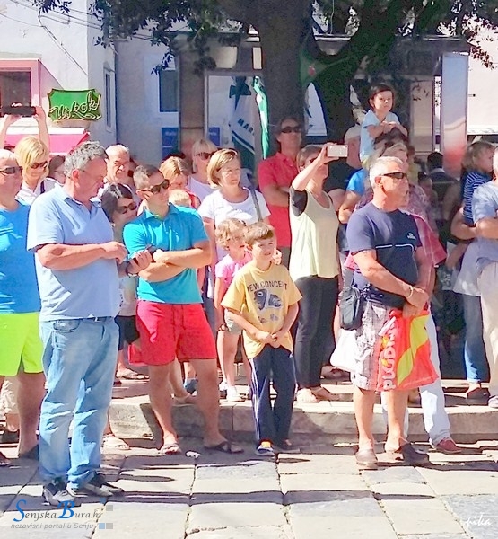 Senjani i gosti oduševljeni  nastupom Švicaraca