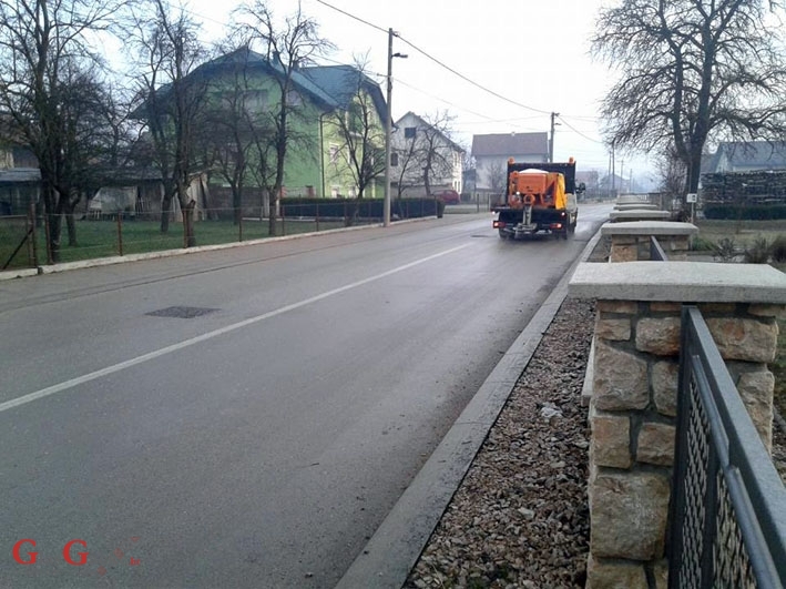 Ledena kiša pala, ceste kao led, tko je kriv?