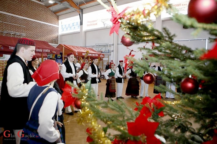 Grinch ipak nije uspio ukrasti Božićni sajam u Otočcu