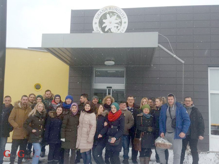 Sarajevski studenti u Otočcu - za njih nema zime