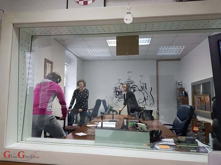 Nije lako biti radio, ma kakvi lako