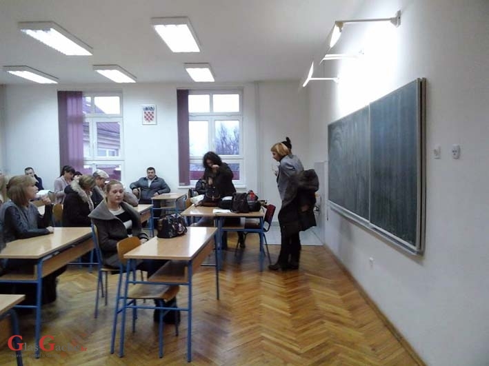 Počeli tečajevi stranih jezika u Korenici