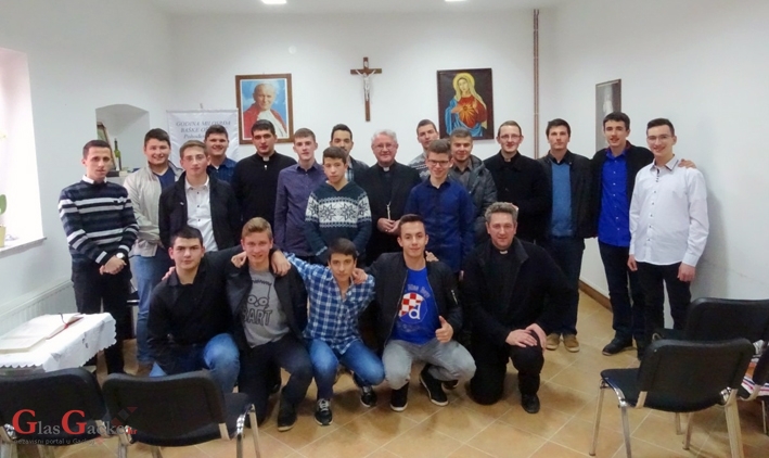 Duhovne vježbe sjemeništaraca na Baškim Oštarijama
