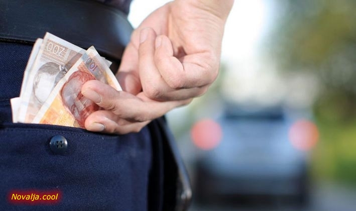 Malo državi, malo sebi